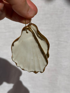 White + gold shell earrings