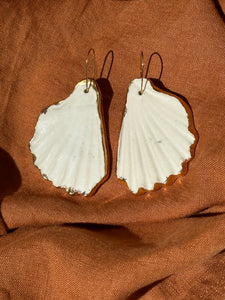 White + gold shell earrings
